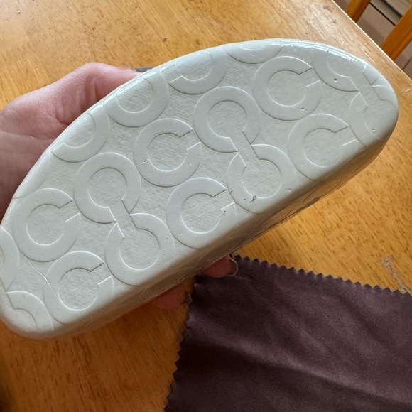 Coach Hard Clamshell Glasses Case Signature C off white sunglasses case - Picture 5 of 5